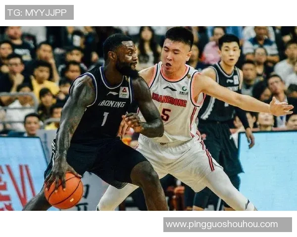 重庆篮球队强势领跑全国锦标赛积分榜积分达到70分引发关注