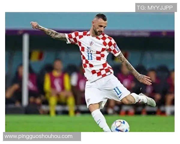 17岁帅气足球明星崭露头角引发全球关注与热议