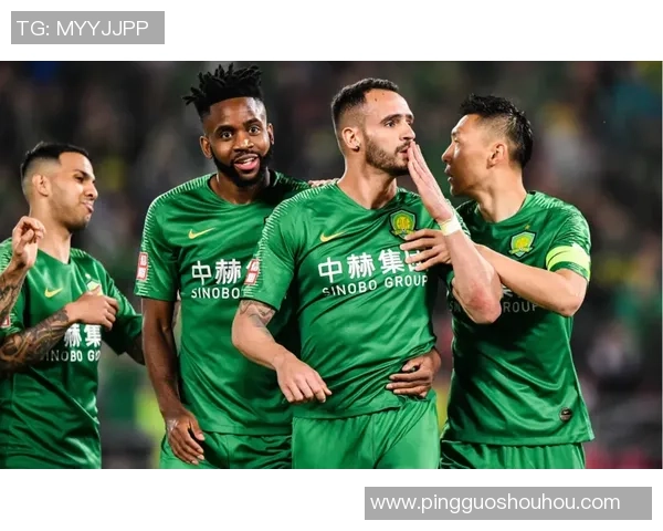 武汉羽毛球队在邀请赛中以77分稳居积分榜首位